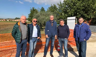Cuccurano, concluso l’ampliamento dell’acquedotto in via Attilio Regolo. Ora l’acqua raggiunge altre venti famiglie. Reginelli: “L’obiettivo è completare gli allacci al 100%”