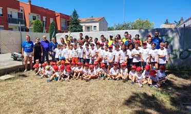 Tutti insieme a raccogliere i rifiuti